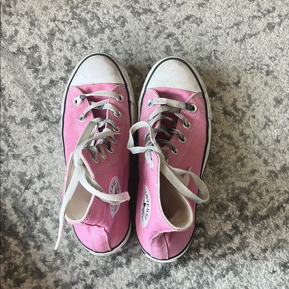 Converse Pink High-Top Sneakers with Classic Design - Picture 5 of 5
